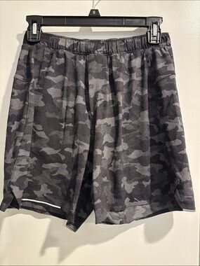 Lululemon Men’s Camo Looking Shorts Small